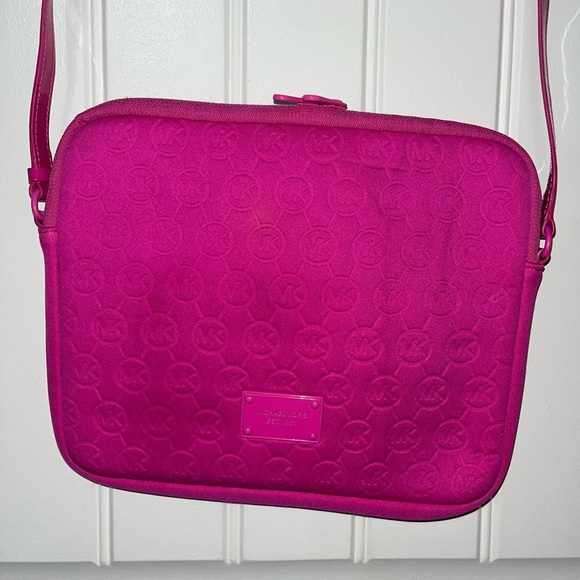 MICHAEL Michael Kors IPad/Tablet/Mini Laptop Neoprene Pink Crossbody Bag - Picture 8 of 15